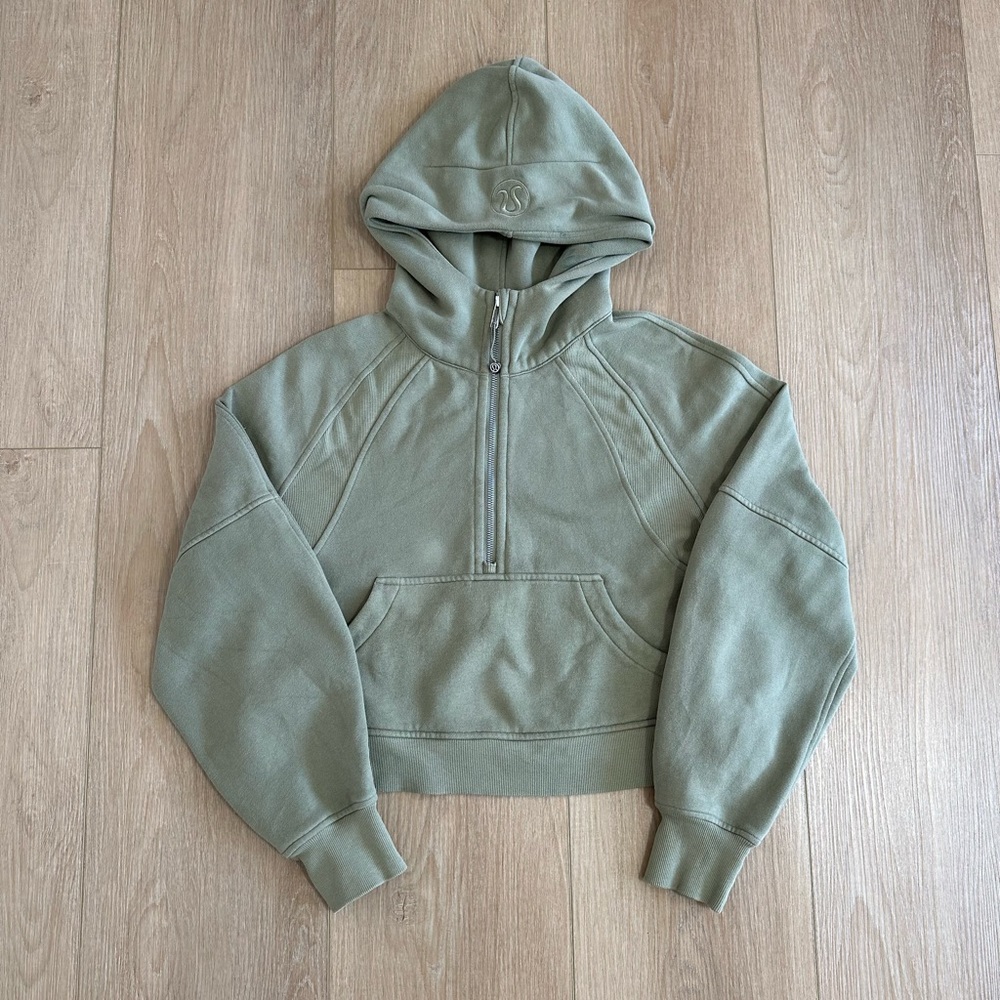 Lululemon Half Zip Scuba Hoody. Women’s XS/S